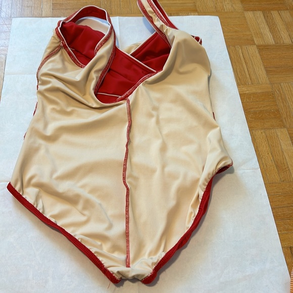 Miraclesuit - Picture 7 of 11